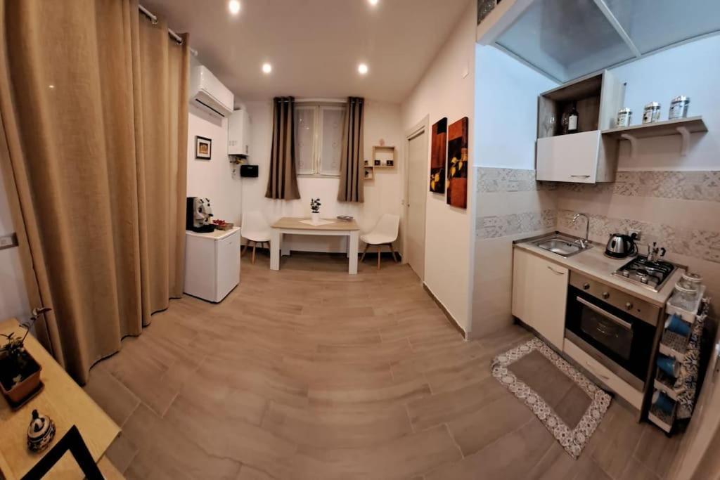 Casetta Dante 130 Palermo Bagian luar foto
